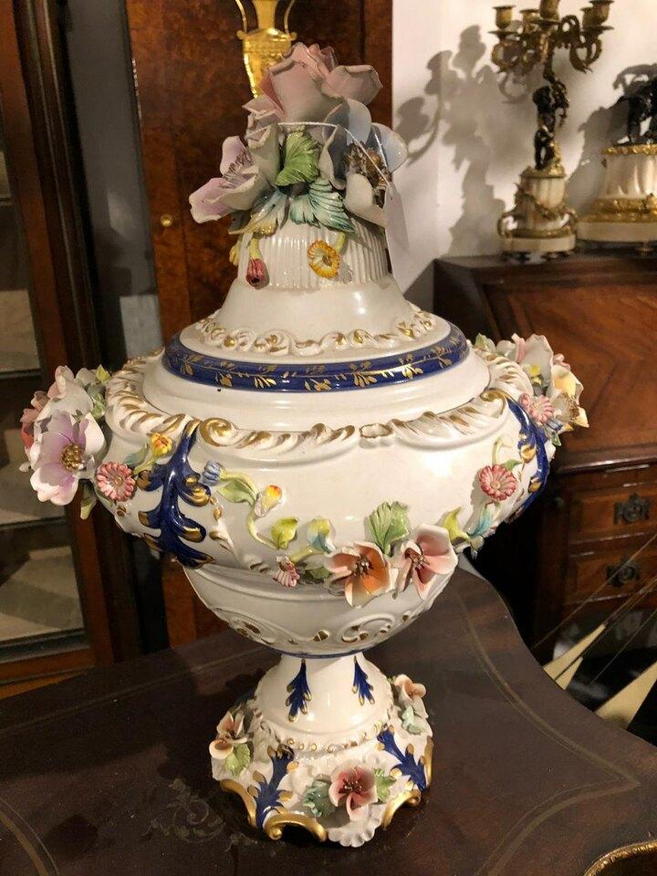 Ваза с крышкой Каподимонте