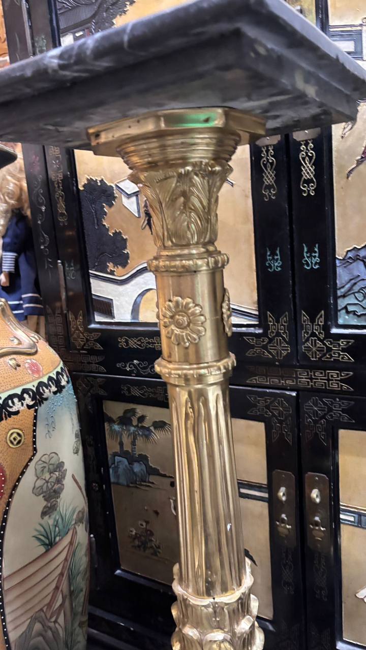 Постамент/подставка/колонна в стиле Людовика XVI