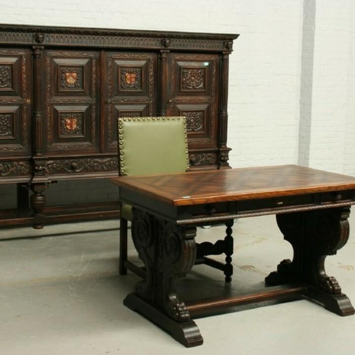 Комплект для кабинета в стиле ренессанс