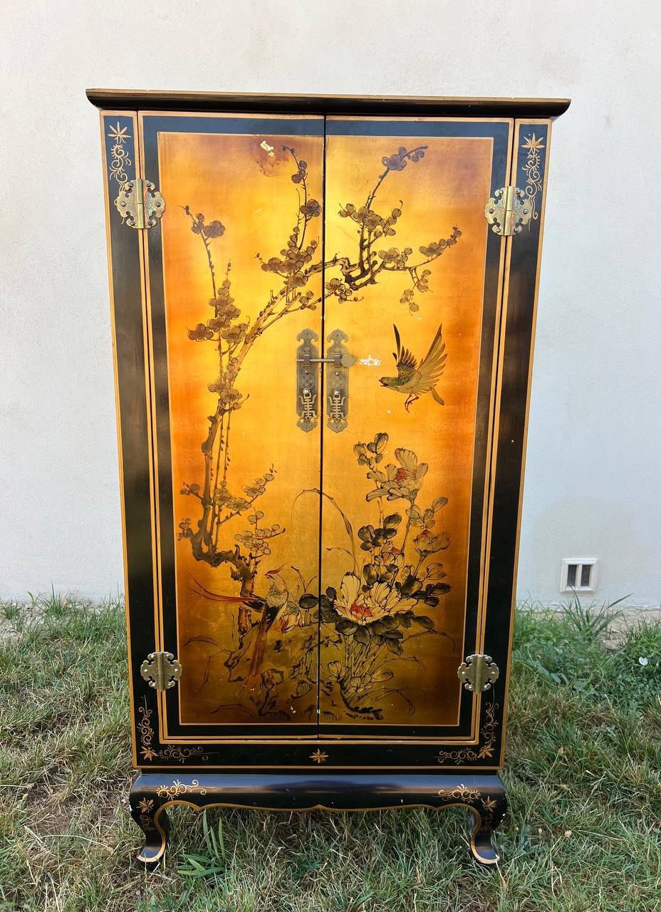 Шкаф в стиле шинуазри