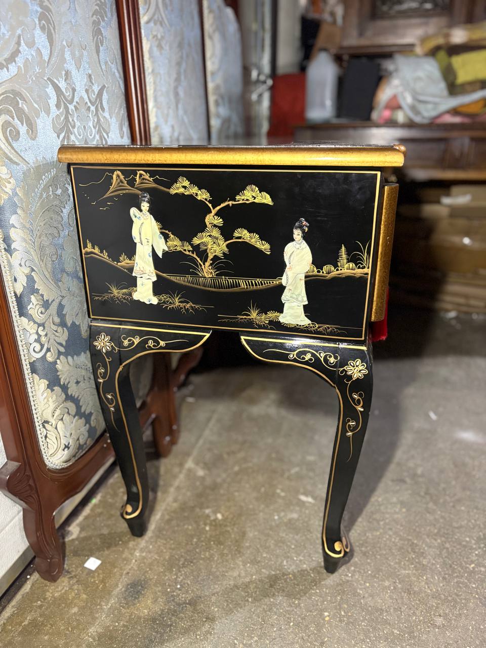 Стол письменный в стиле шинуазри