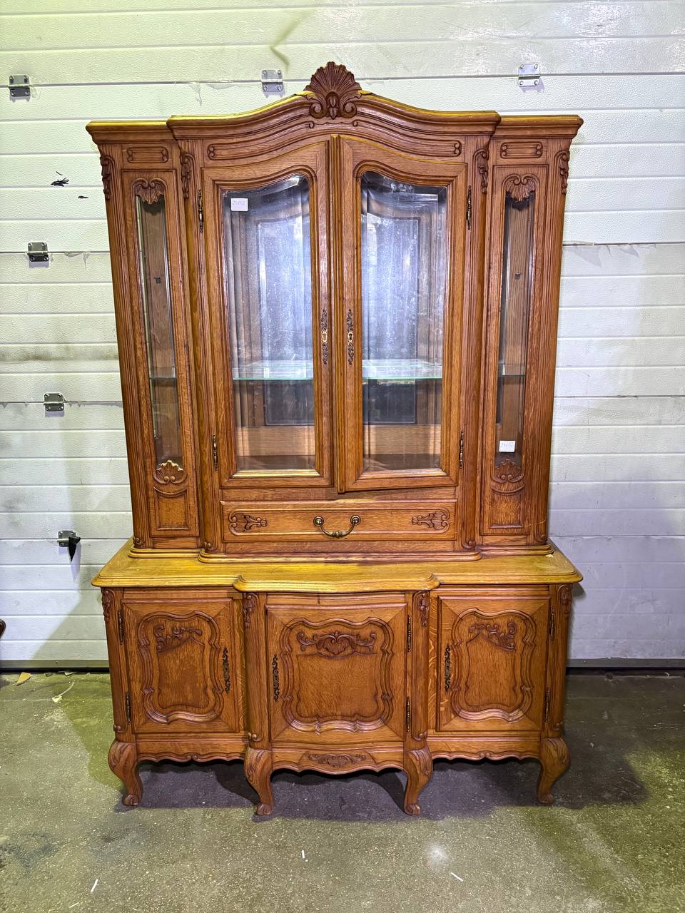 Витрина в стиле Людовика XV