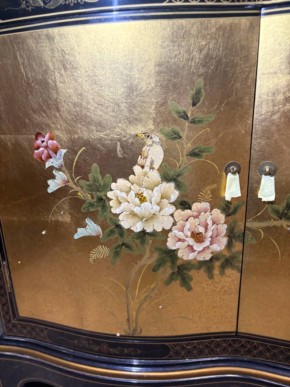 Шкаф в стиле шинуазри