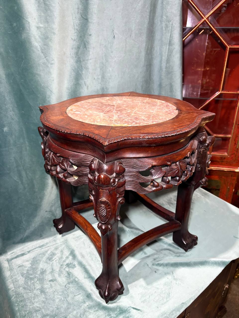 Подставка в восточном стиле