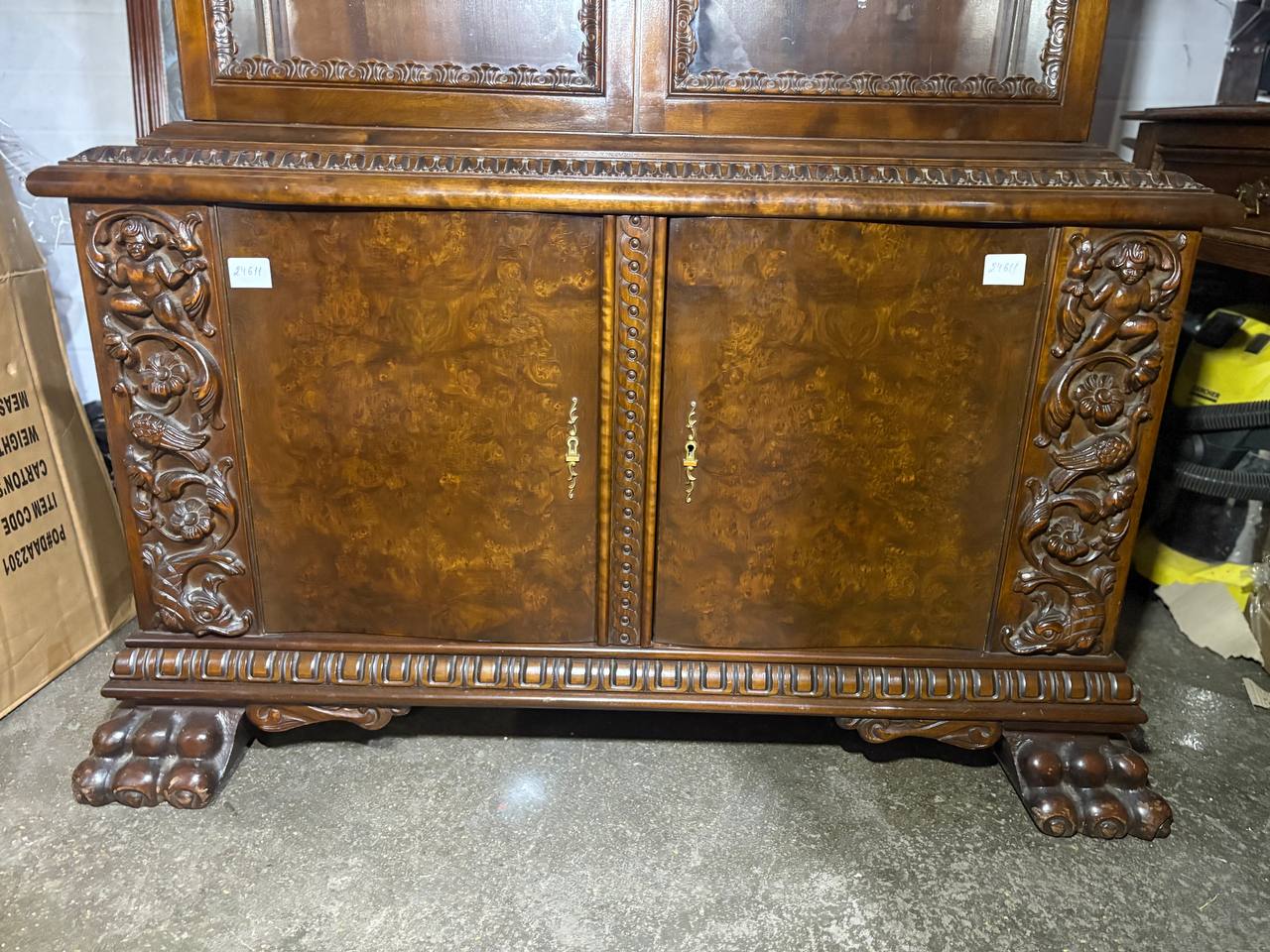 Шкаф/Витрина в стиле немецкого ренессанса