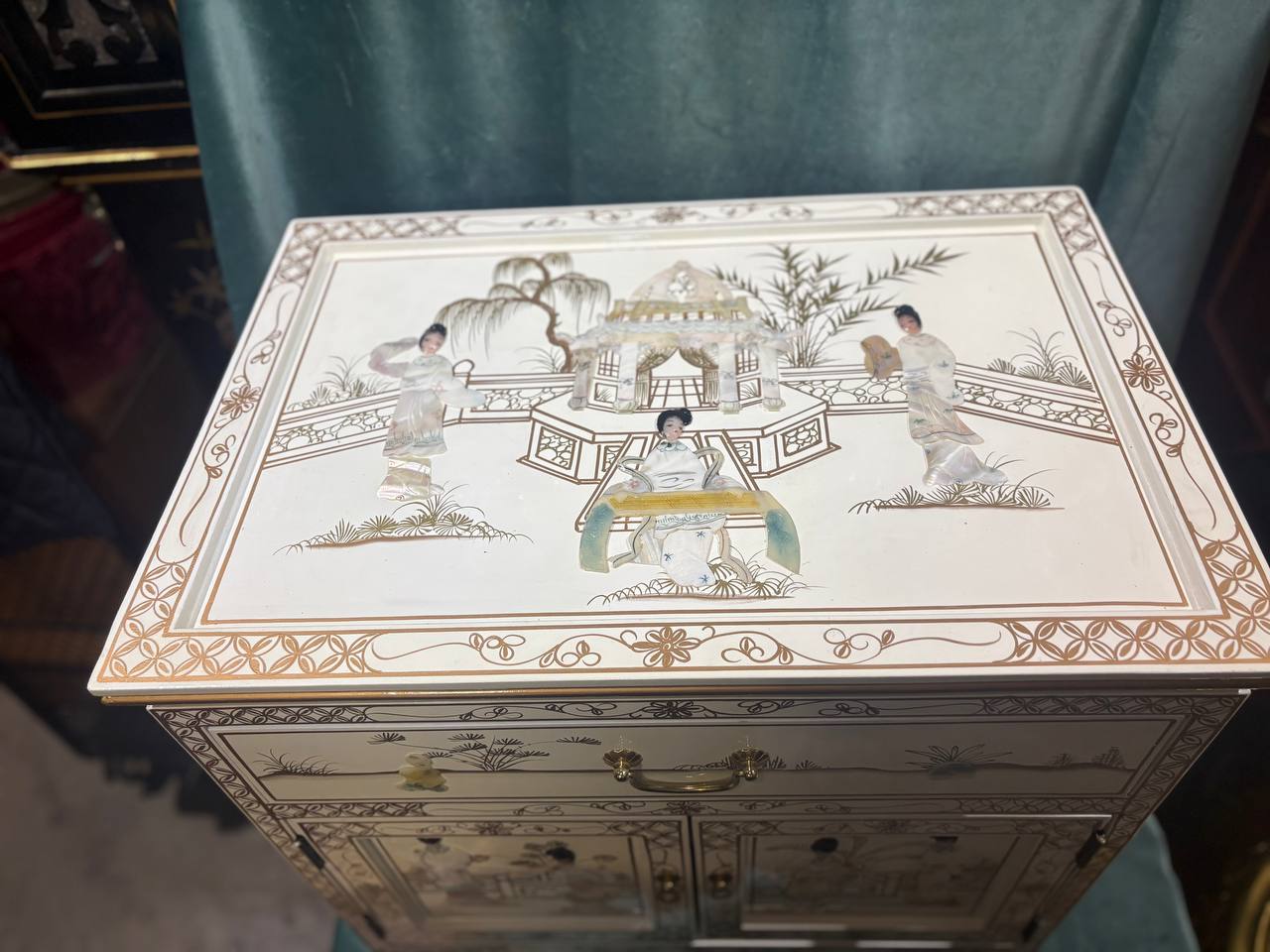 Тумба в стиле шинуазри 2 штуки