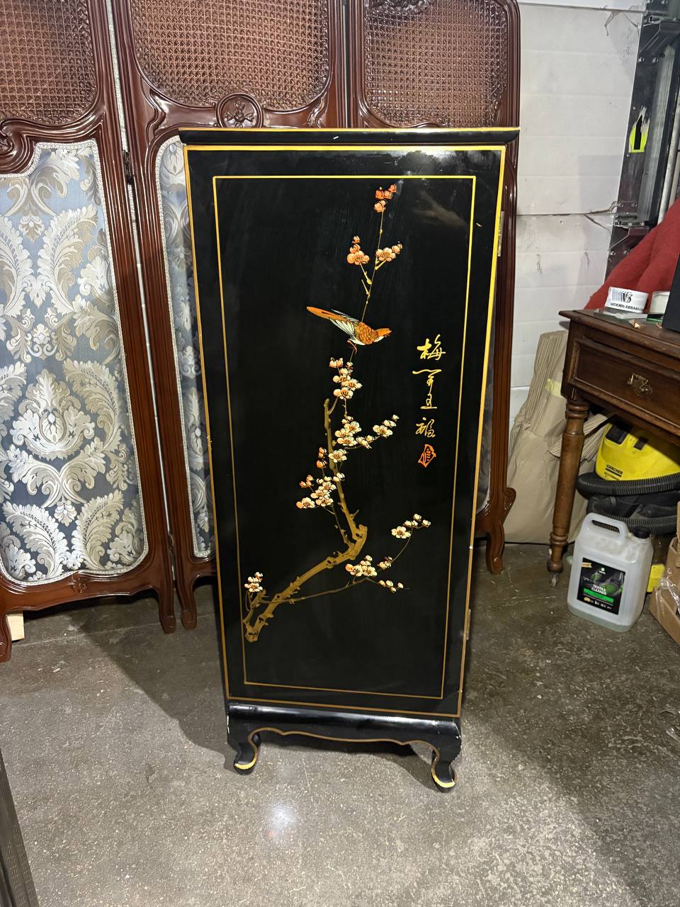 Шкаф в стиле шинуазри