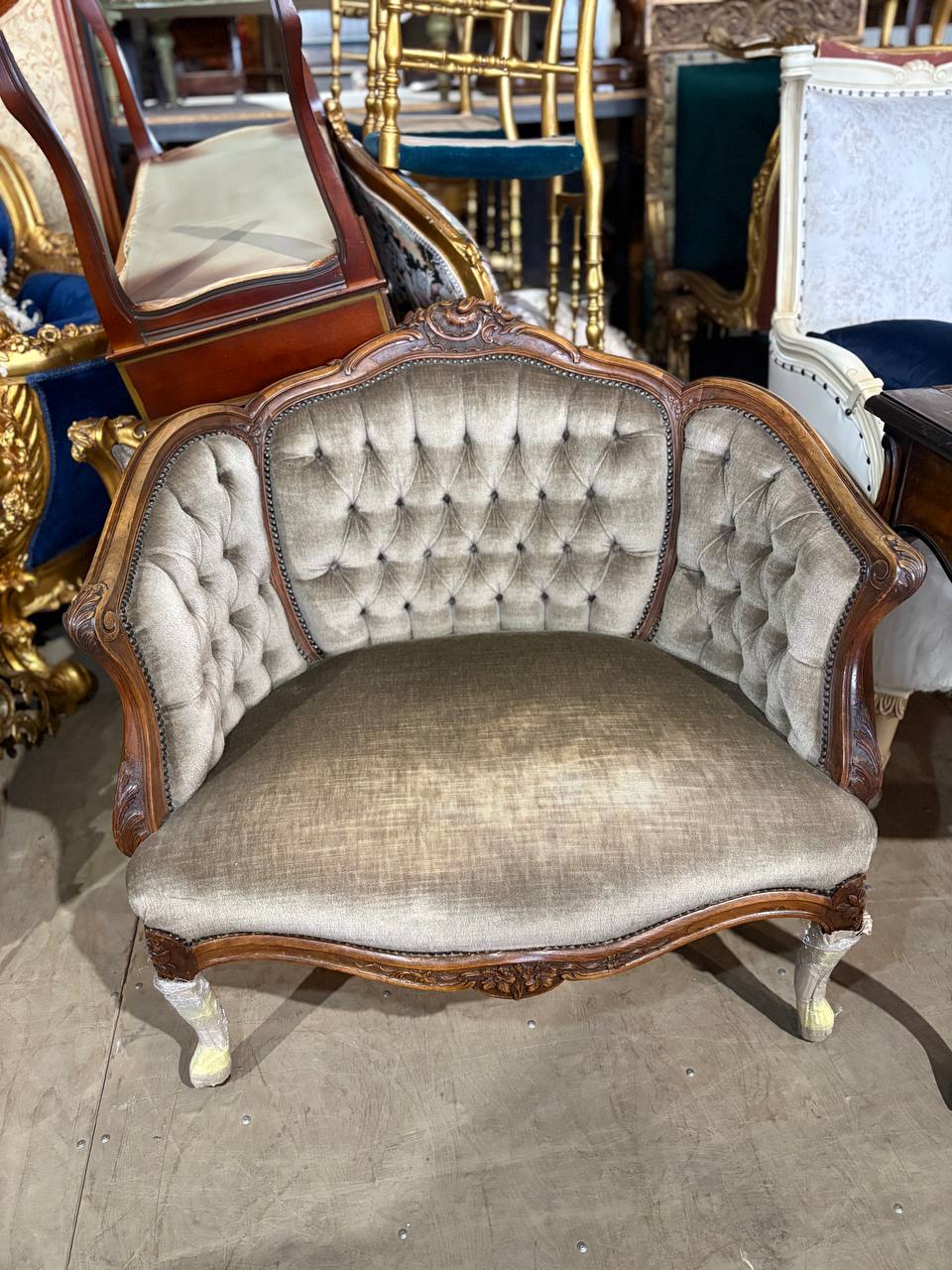 Кресло в стиле Людовика XV