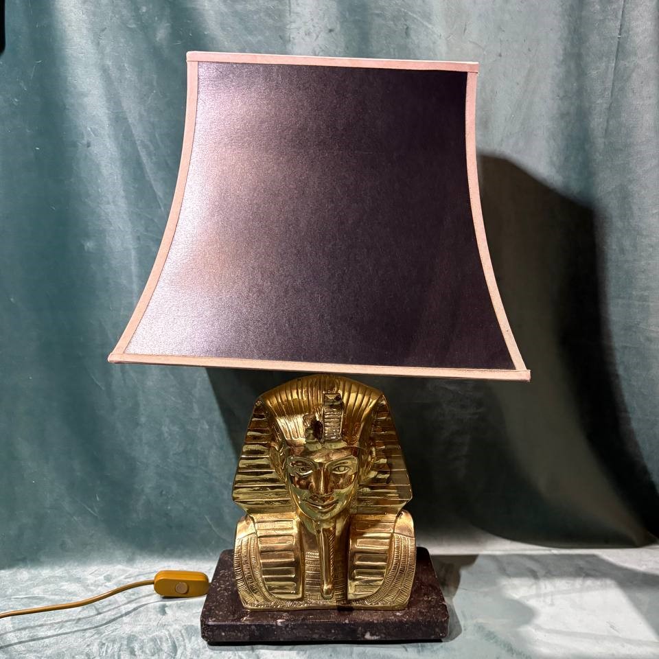 Лампа настольная винтажная со скульптурой Фараона