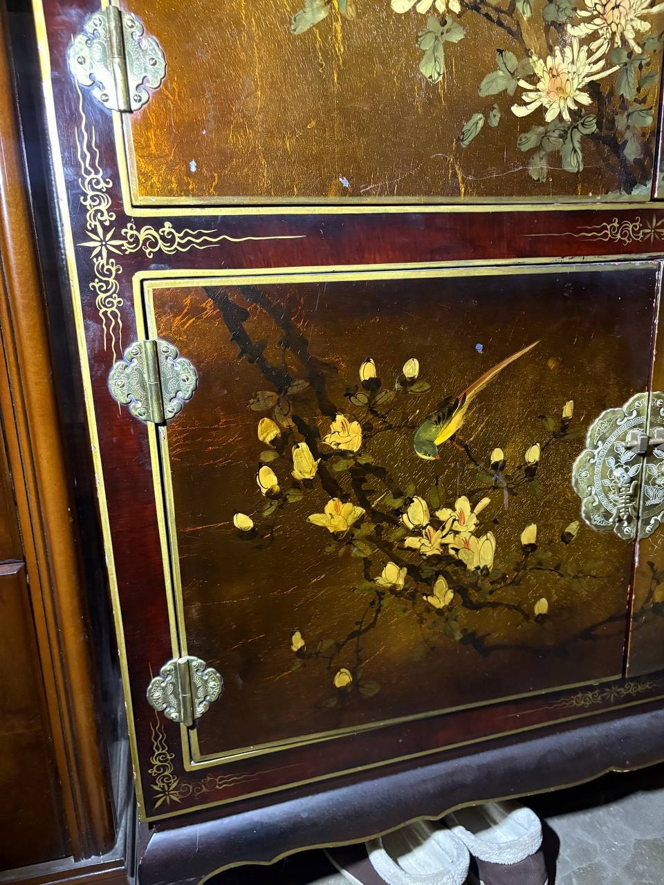 Шкаф в стиле шинуазри