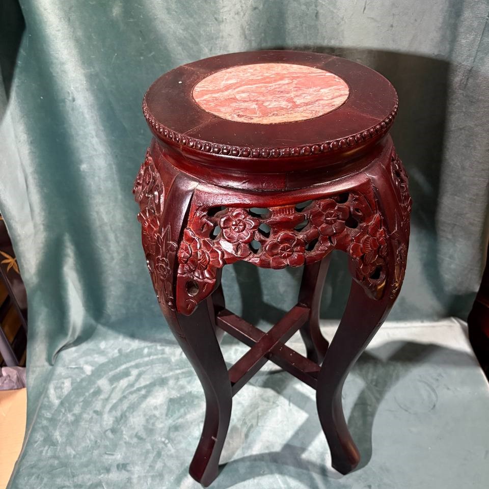 Подставка в восточном стиле