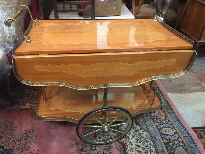 Столик сервировочный