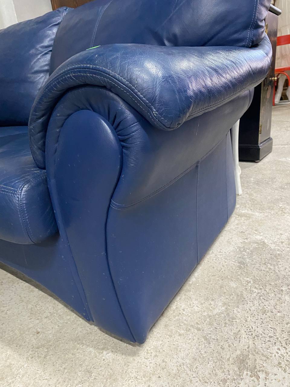 Диван винтажный кожаный