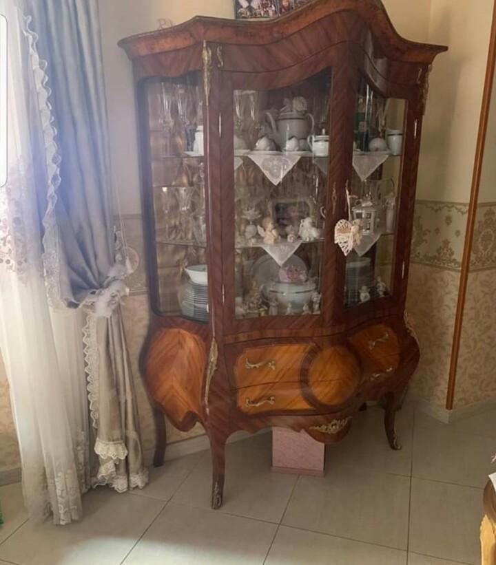 Витрина в стиле Людовика XIV