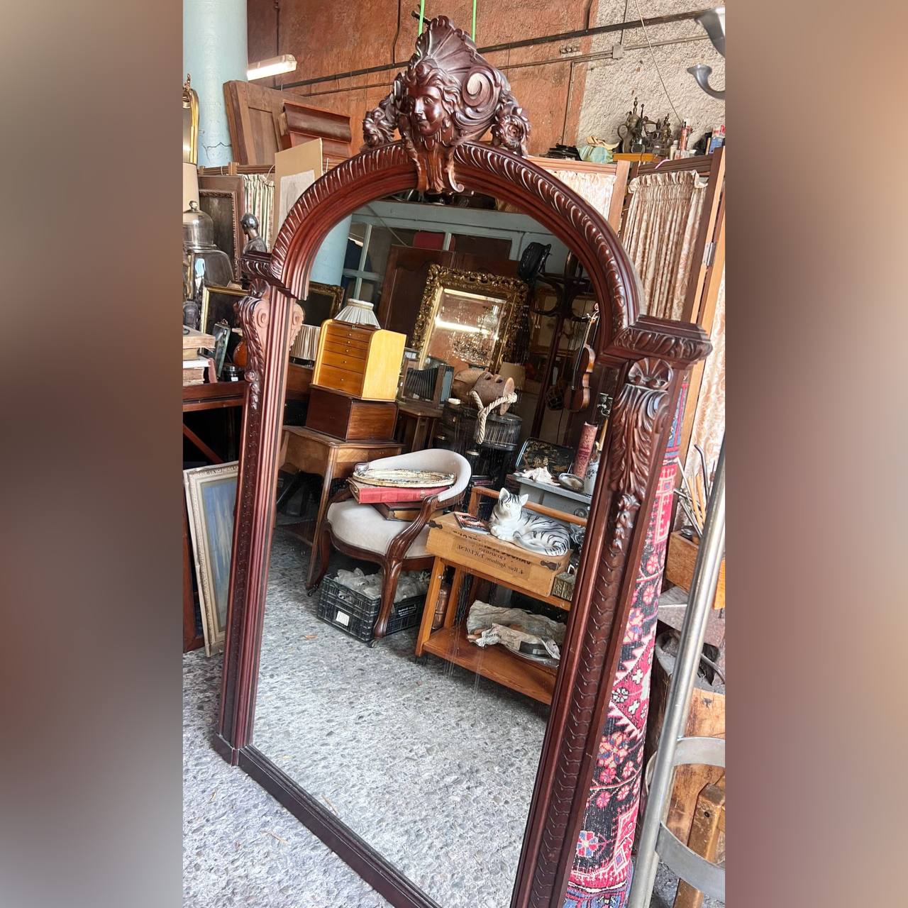 Зеркало настенное в стиле барокко