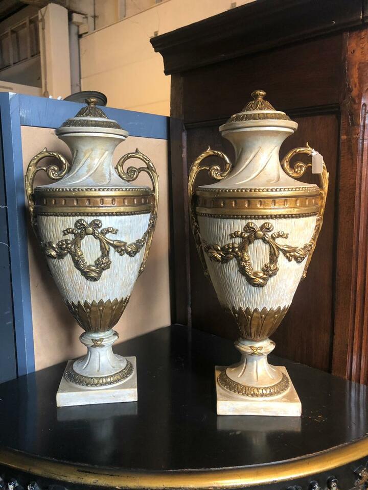 Ваза с крышкой 2 штуки в античном стиле