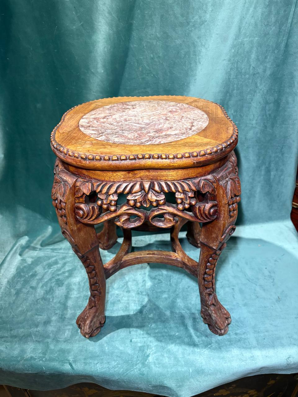 Подставка в восточном стиле