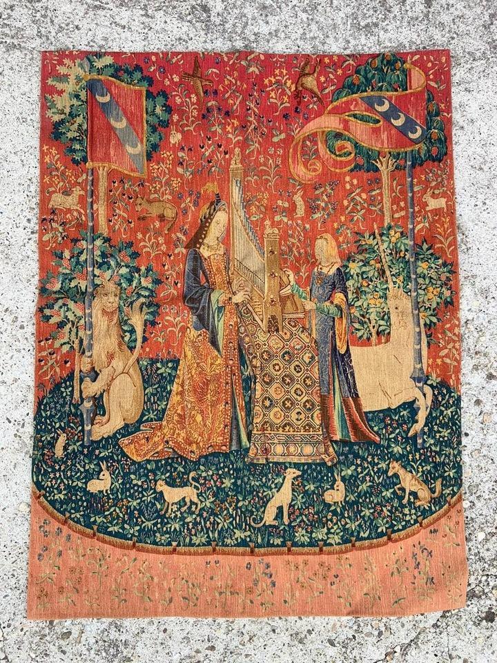 Гобелен старинный на мифический сюжет