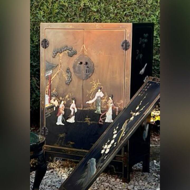 Шкаф в стиле шинуазри