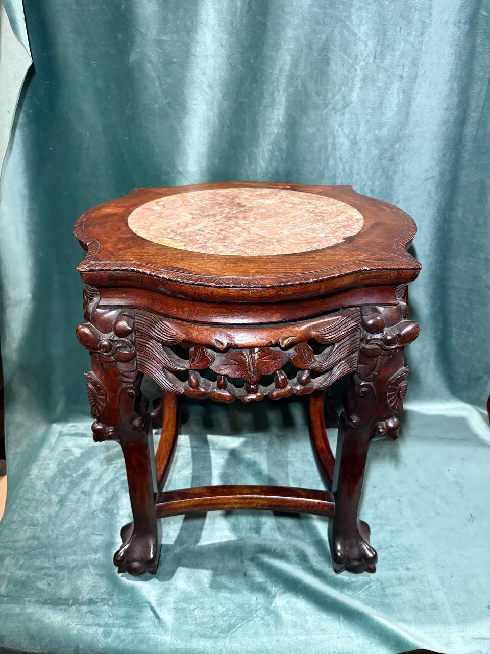 Подставка в восточном стиле