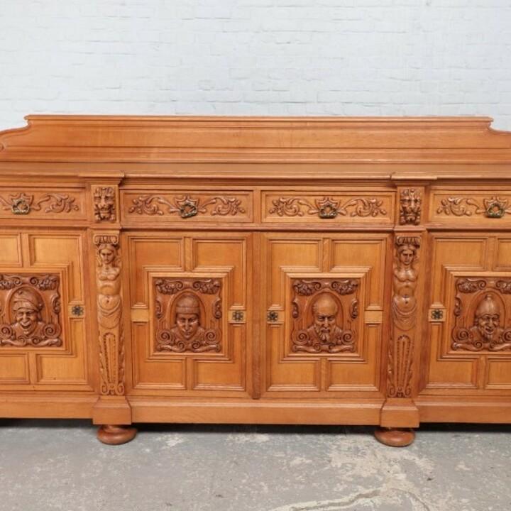 Комод/дрессуар в стиле ренессанс