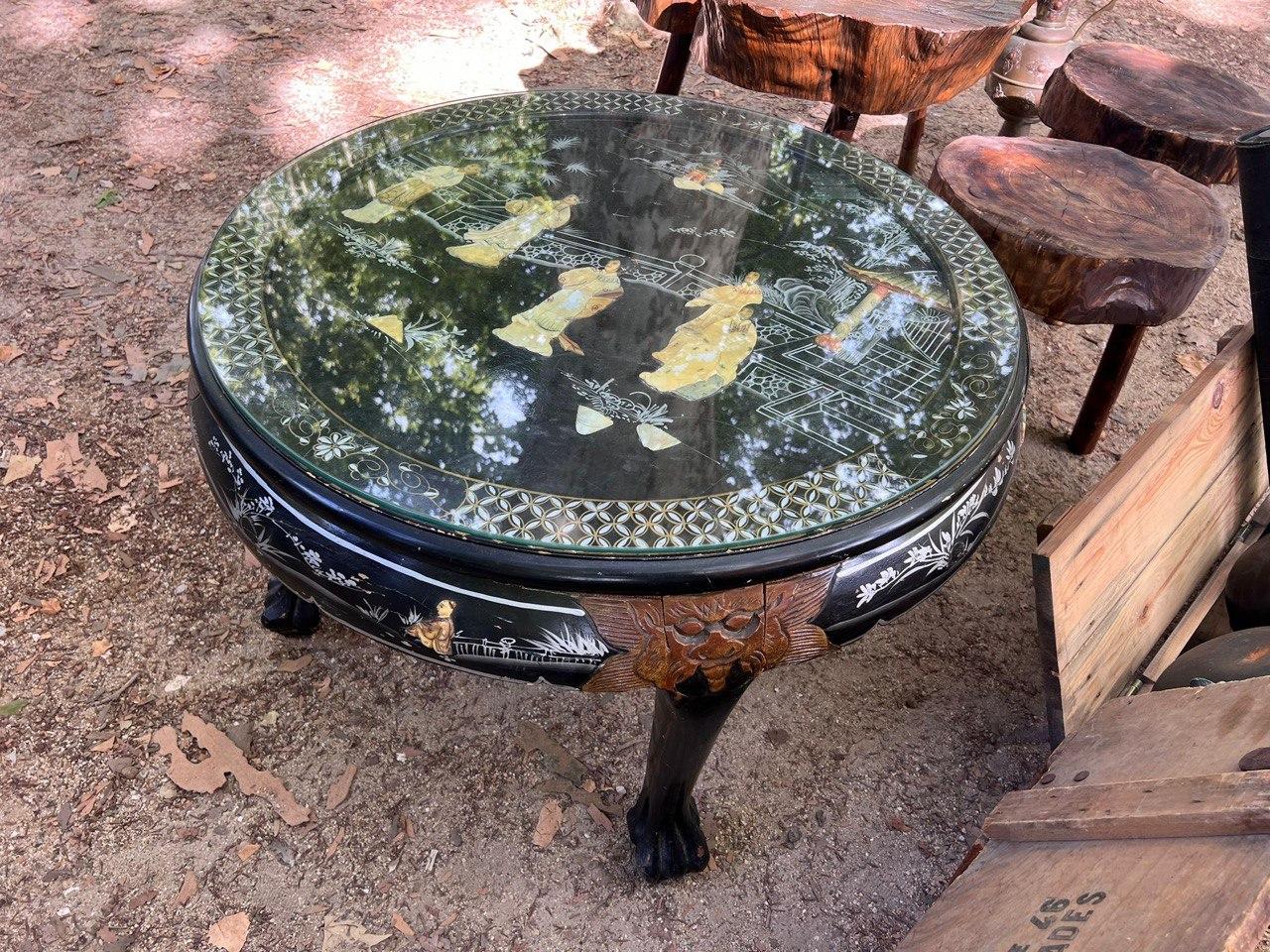 Стол для чаепитий в стиле шинуазри