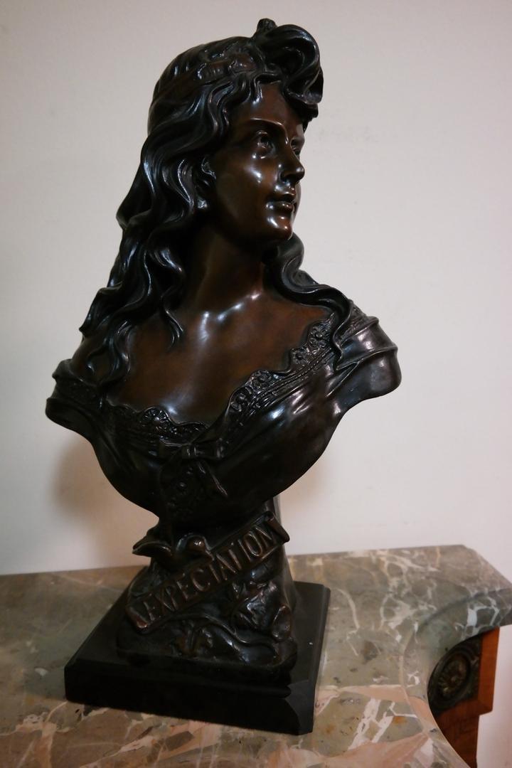 Бюст бронзовый