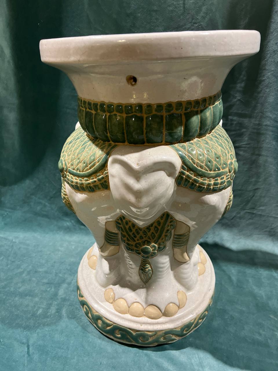 Подставка в восточном стиле