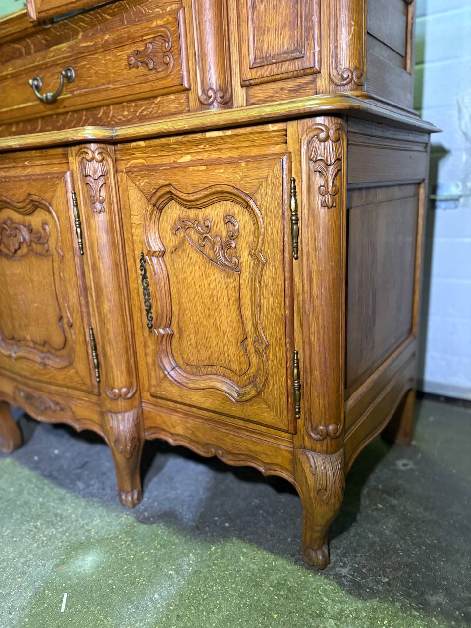 Витрина в стиле Людовика XV