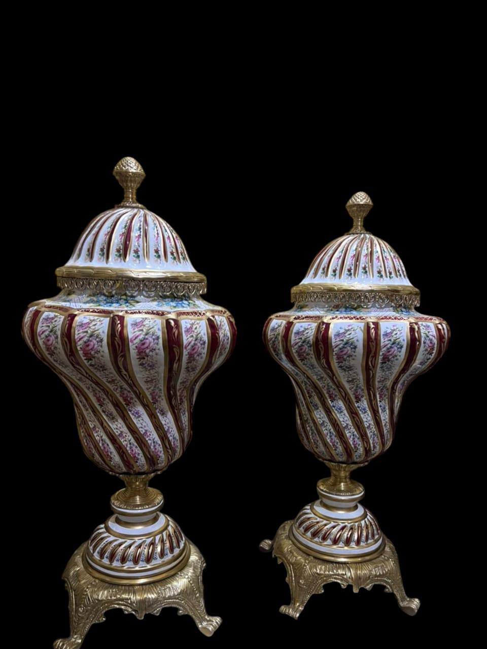 Ваза с крышкой в дворцовом стиле 2 штуки