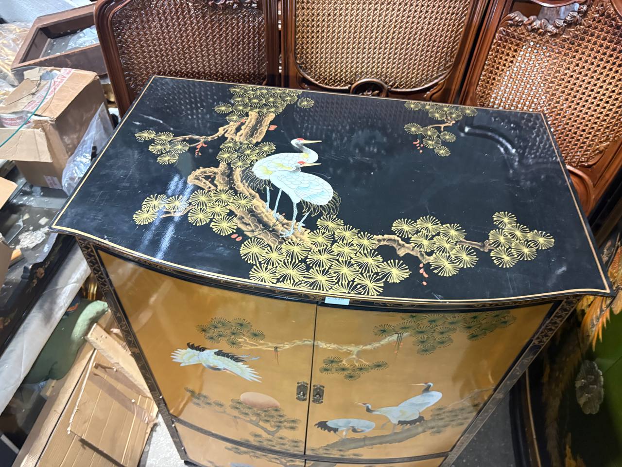 Шкаф в стиле шинуазри