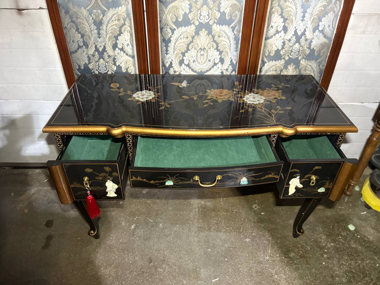 Стол письменный в стиле шинуазри