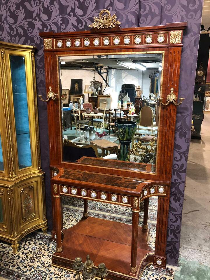 Вешалка для прихожей в стиле Людовика XVI