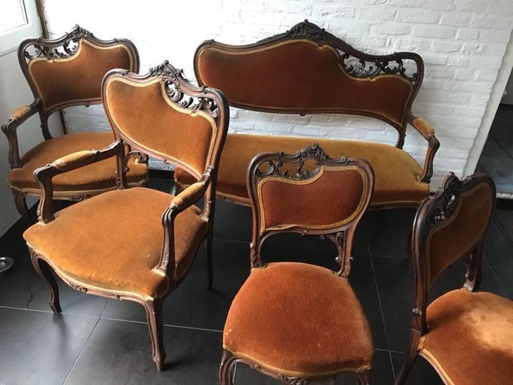 Комплект мягкой мебели в стиле рококо