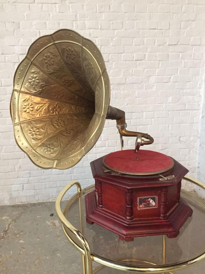 Граммофон старинный