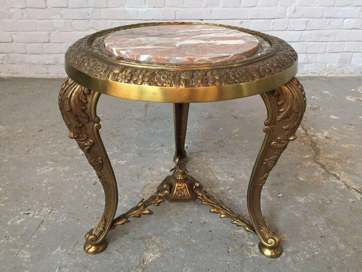 Подставка/столик в стиле рококо