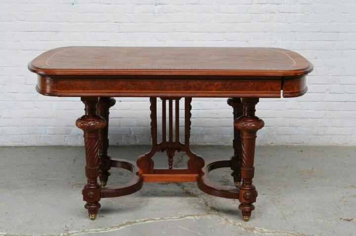 Стол старинный обеденный