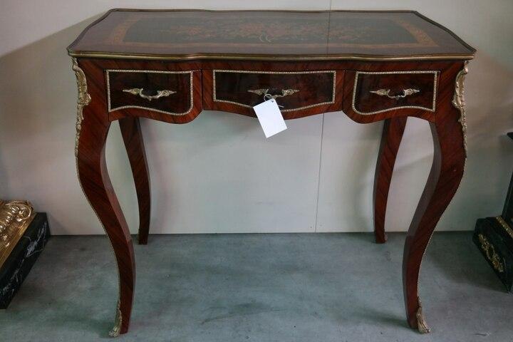 Столик в стиле Людовика XVI