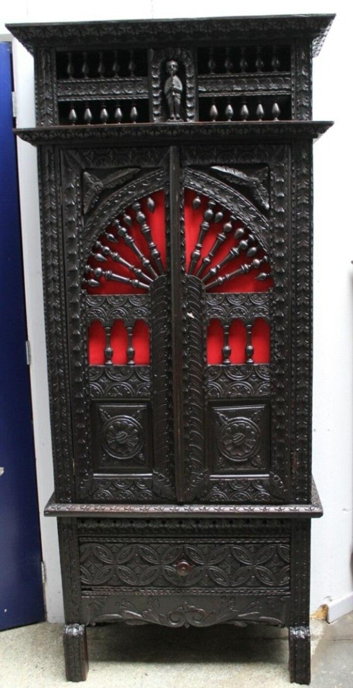 Шкафчик в бретонском стиле