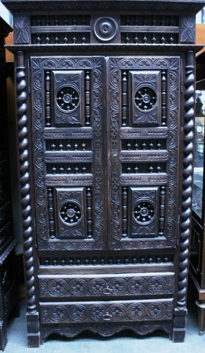 Шкафчик бретонский