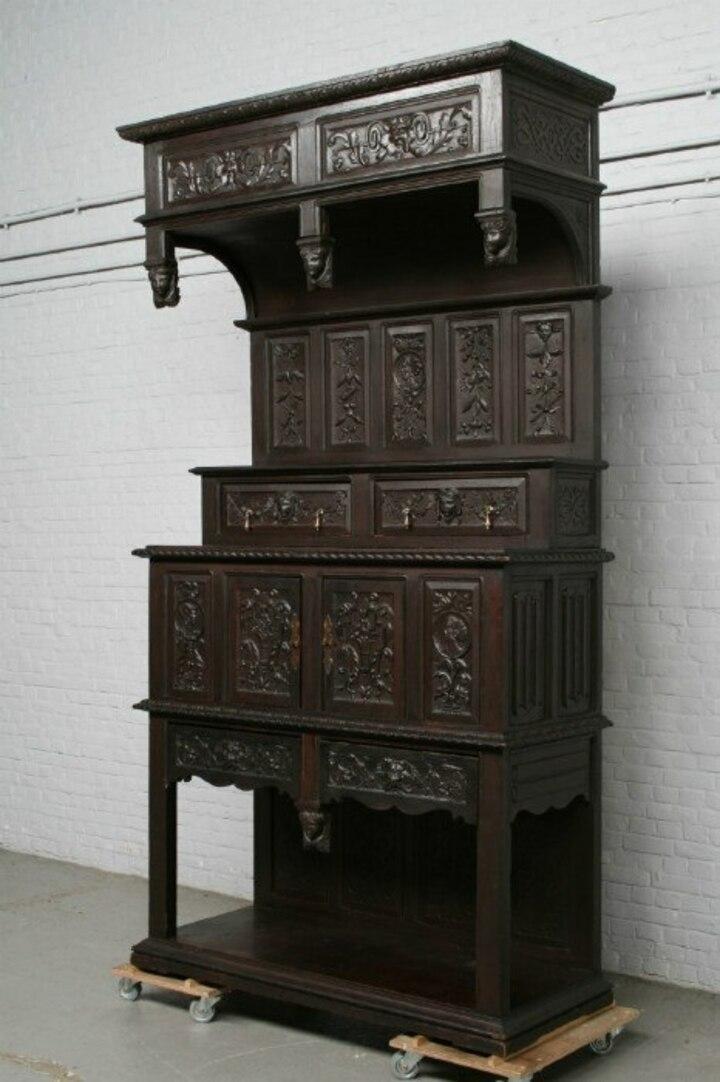 Кабинет в готическом стиле