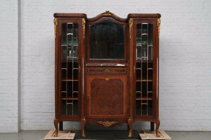 Витрина в стиле Людовик XV