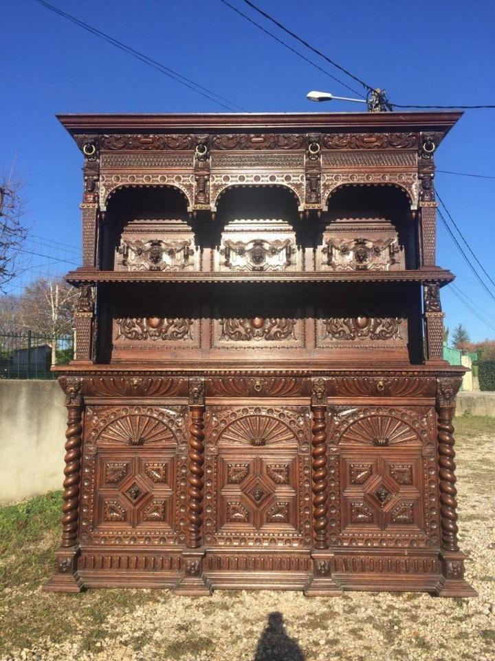 Буфет в стиле  ренессанс