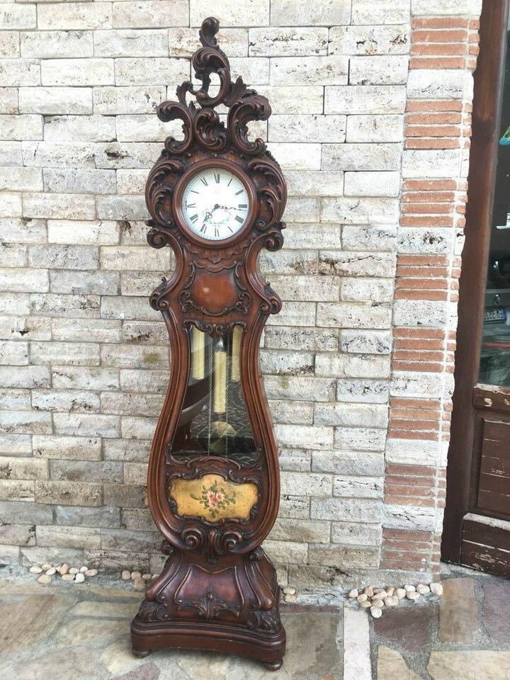 Часы винтажные в стиле барокко