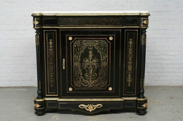 Комод в стиле Наполеона III