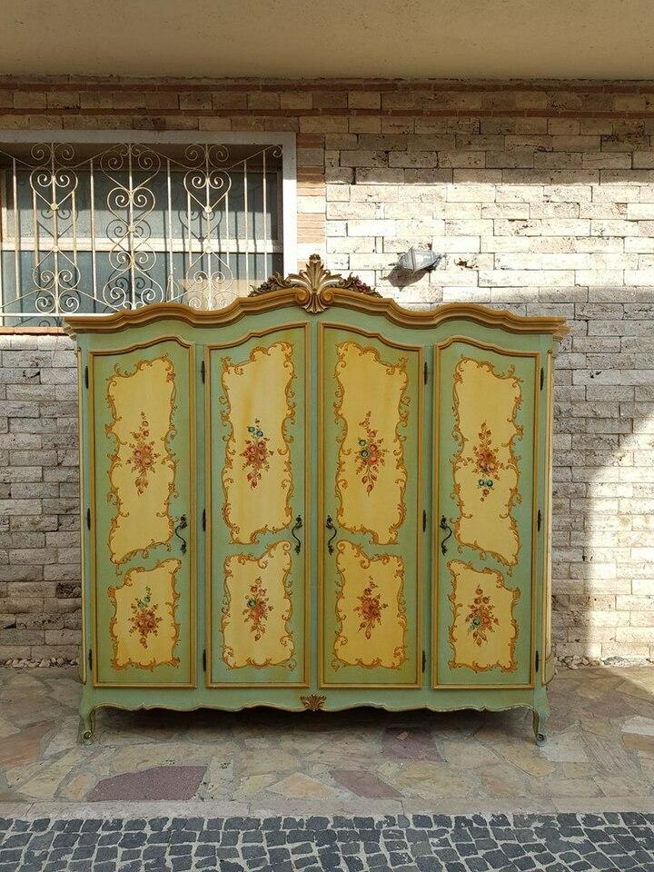 Шкаф в стиле венецианского барокко