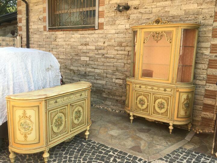 Витрина и комоды в стиле барокко