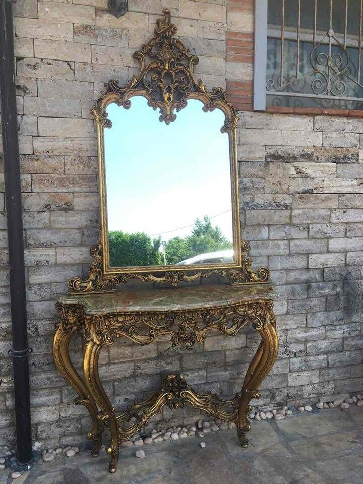 Консоль и зеркало в стиле барокко